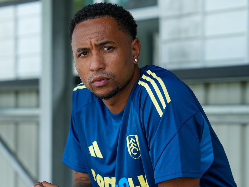 Kenny Tete bude aj naďalej pôsobiť vo Fulhame