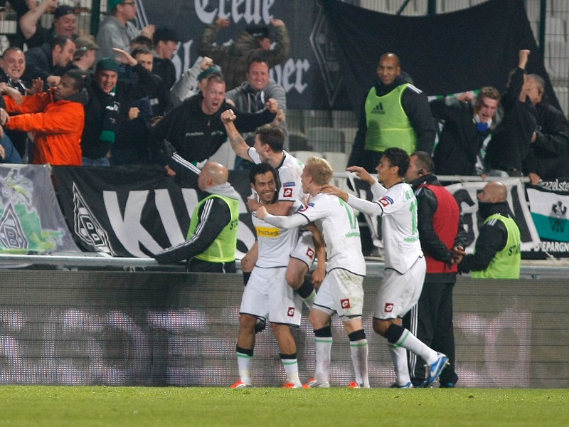 Hráči Borussie Mönchengladbach sa tešia z gólu