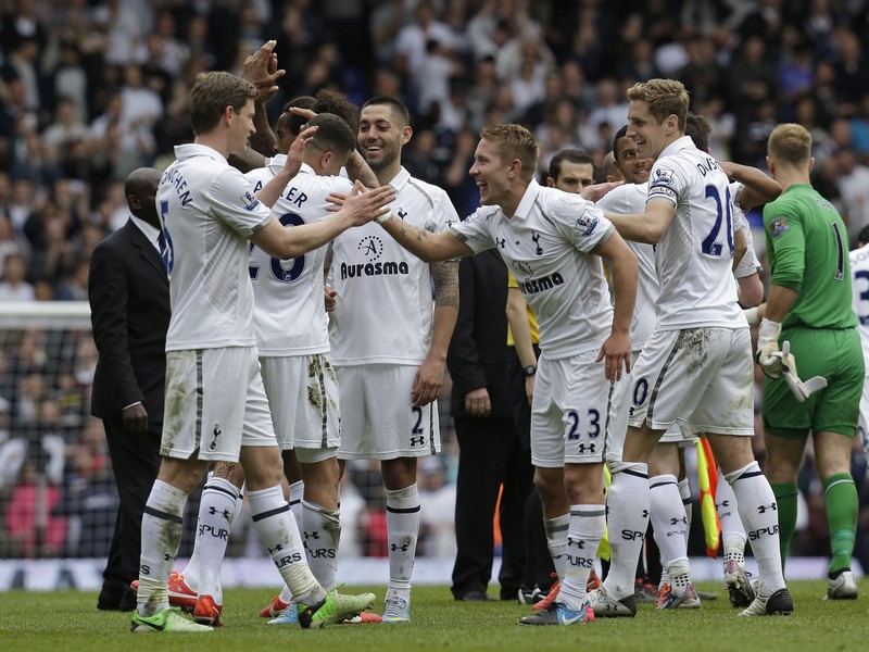Víťazná radosť hráčov Tottenhamu