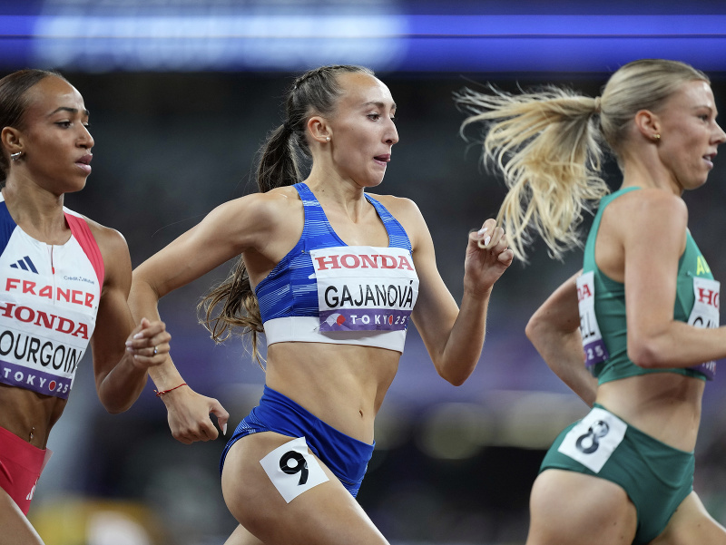 Slovenská bežkyňa Gabriela Gajanová počas semifinále MS v Tokiu