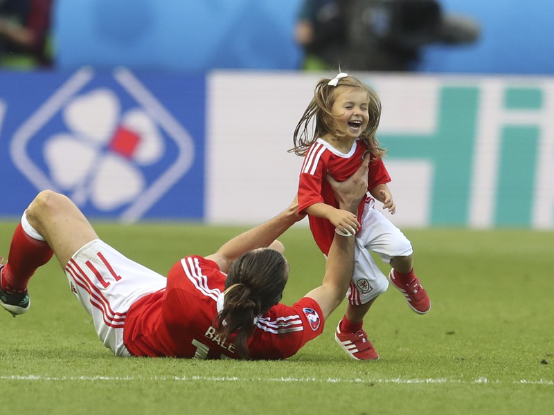 Gareth Bale s dcérkou Albou