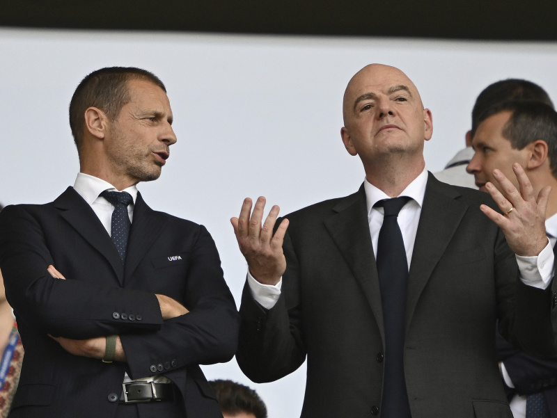 Aleksander Čeferin a Gianni Infantino