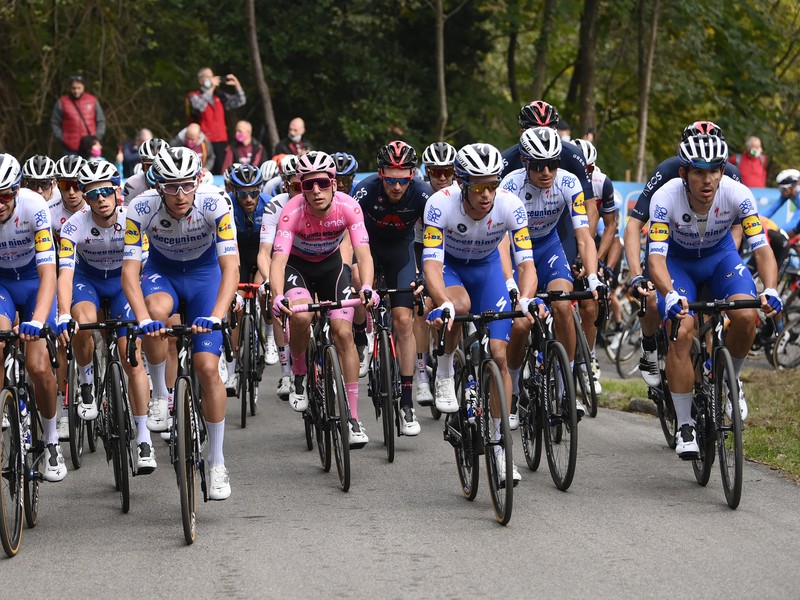 Cyklisti počas 16. etapy Giro d'Italia