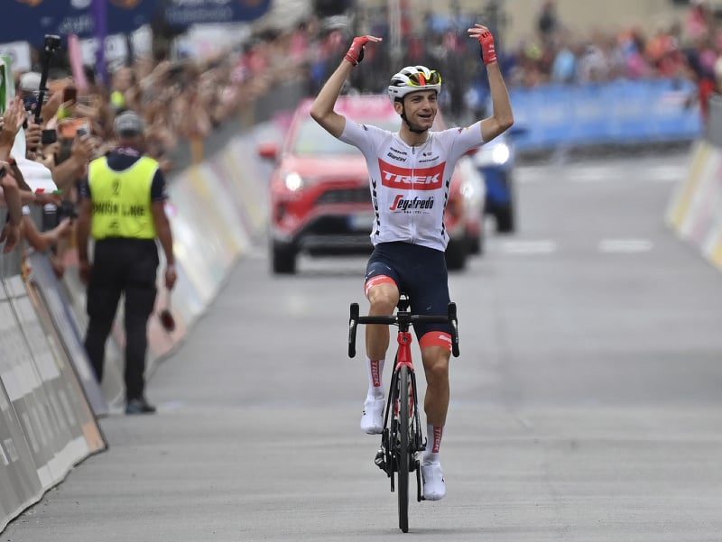 Giulio Ciccone oslavuje víťazstvo na Giro d'Italia