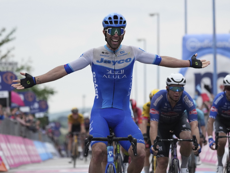 Austrálsky cyklista Michael Matthews triumfoval v 3. etape pretekov Giro d´Italia