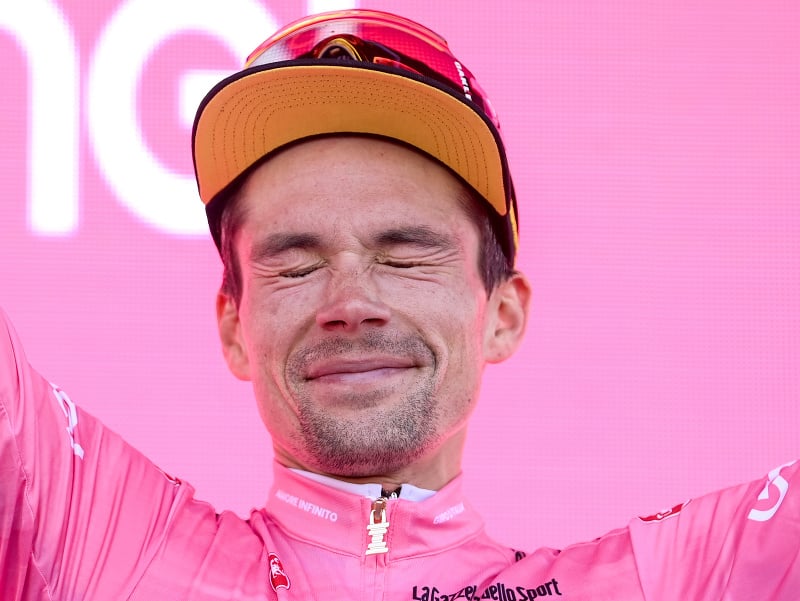 Slovinský cyklista Primož Roglič sa premiérovo v kariére stane víťazom Giro d'Italia 