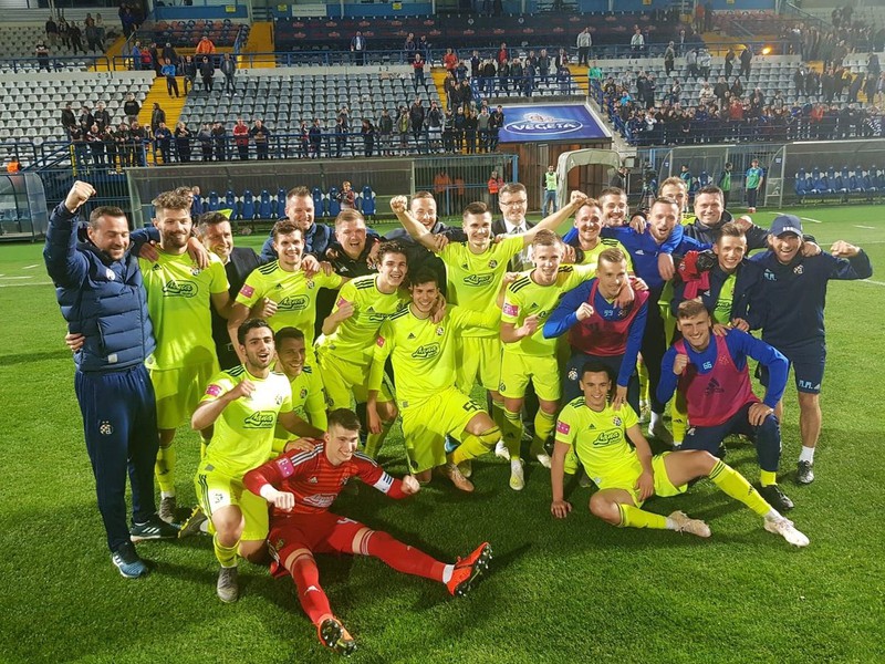 Hráči GNK Dinamo oslavujú titul