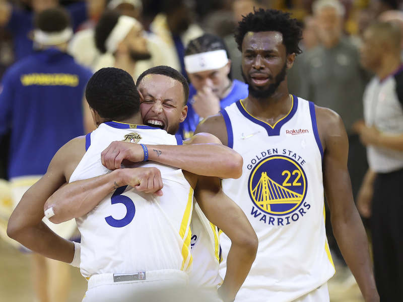 Stephen Curry zaznamenal 29 bodov