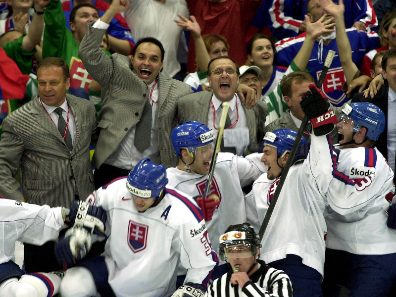 Slovenskí hokejisti získali na Majstrovstvách sveta v hokeji v Göteborgu zlaté medaily.