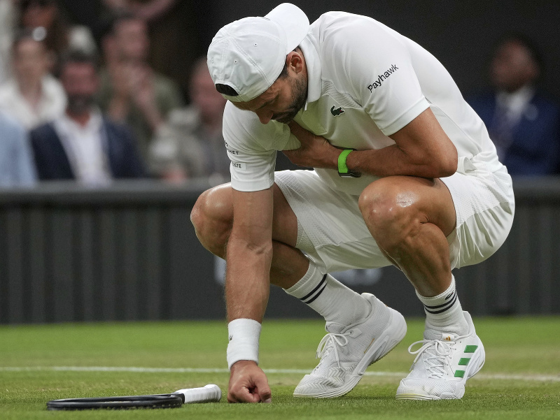 Bulharský tenista Grigor Dimitrov v bolestiach