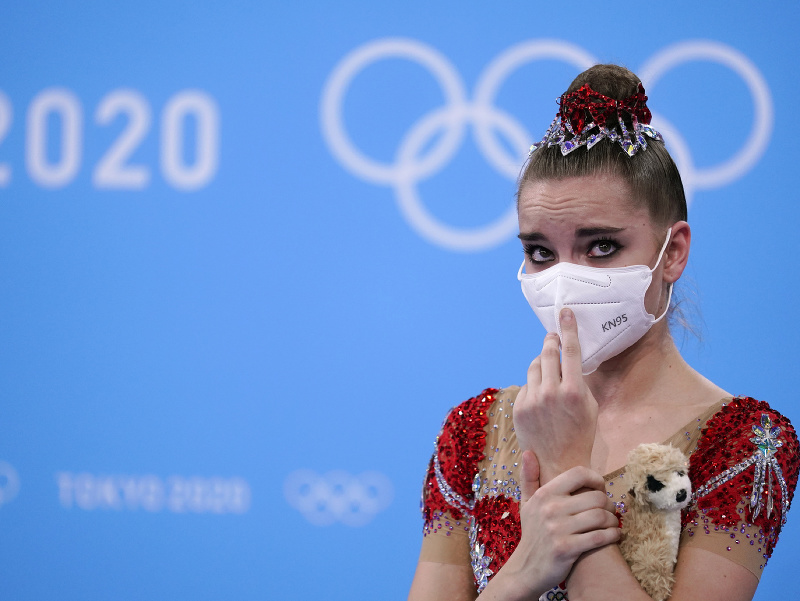 Sklamaná ruská gymnastka Dina Averinová po olympijskom viacboji moderných gymnastiek na OH v Tokiu