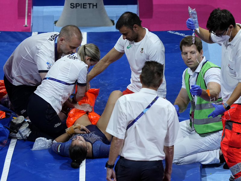 Bulharská gymnastka Valentina Georgievaová sa škaredo zranila