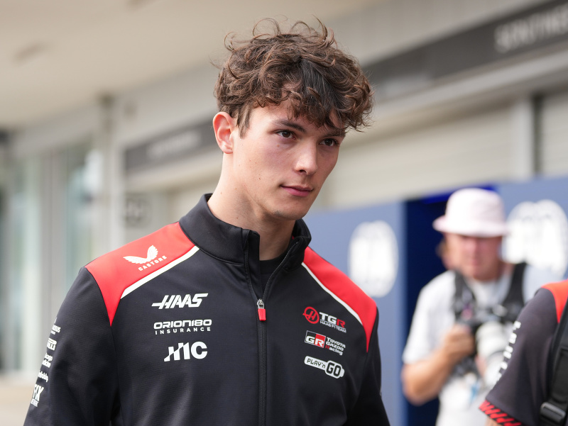 Britský jazdec Haasu Oliver Bearman 