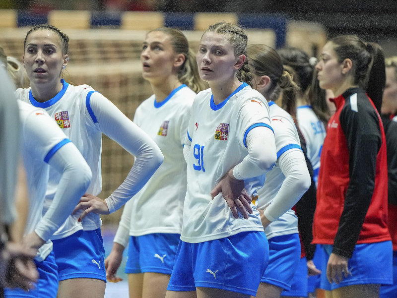 Anna Jestříbková a sklamané hádzanárky Česka