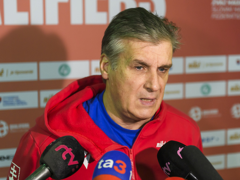 Na snímke tréner slovenskej reprezentácie v hádzanej žien Jorge Dueňas