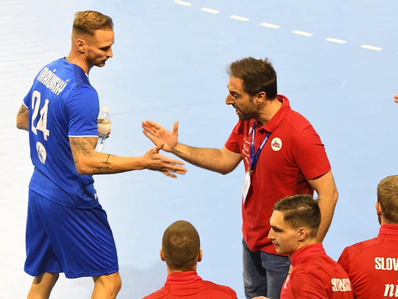 Na snímke v pozadí zľava Martin Straňovský (Slovensko) a reprezentačný tréner Slovenska Fernando Gurich 