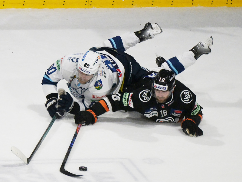 Sprava Radek Deyl (Košice) a Tomáš Hrnka (Nitra) v súboji o puk