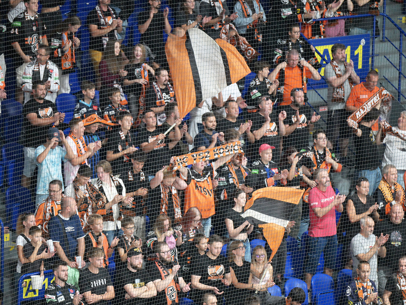 Na snímke fanklub Košíc