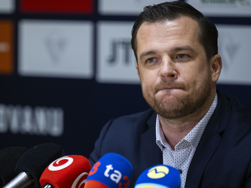 Na snímke generálny manažér HC Slovan Bratislava Lukáš Havlíček počas tlačovej konferencie