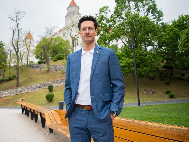 Novým trénerom hokejistov Slovana Bratislava sa stal Brad Tapper