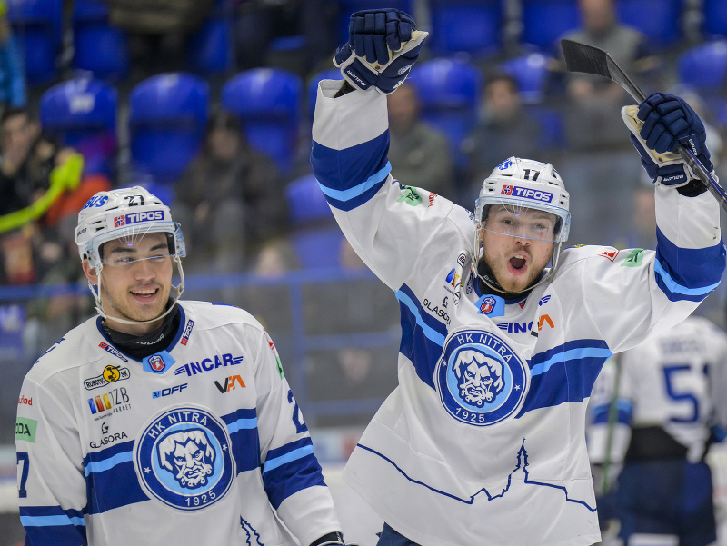 Na snímke zľava Sebastián Čederle a Martin Vitáloš (obaja Nitra) 