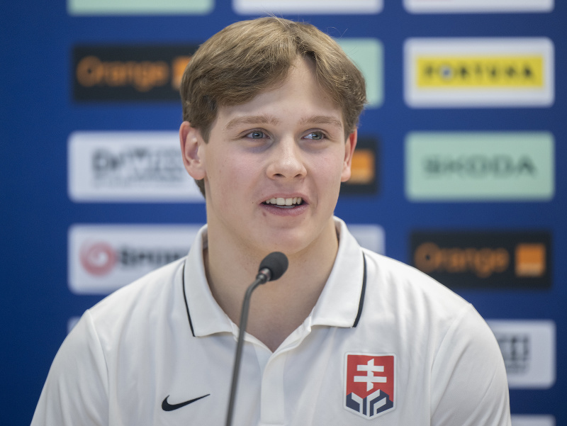 Na snímke útočník slovenskej hokejovej reprezentácie do 20 rokov Tomáš Pobežal