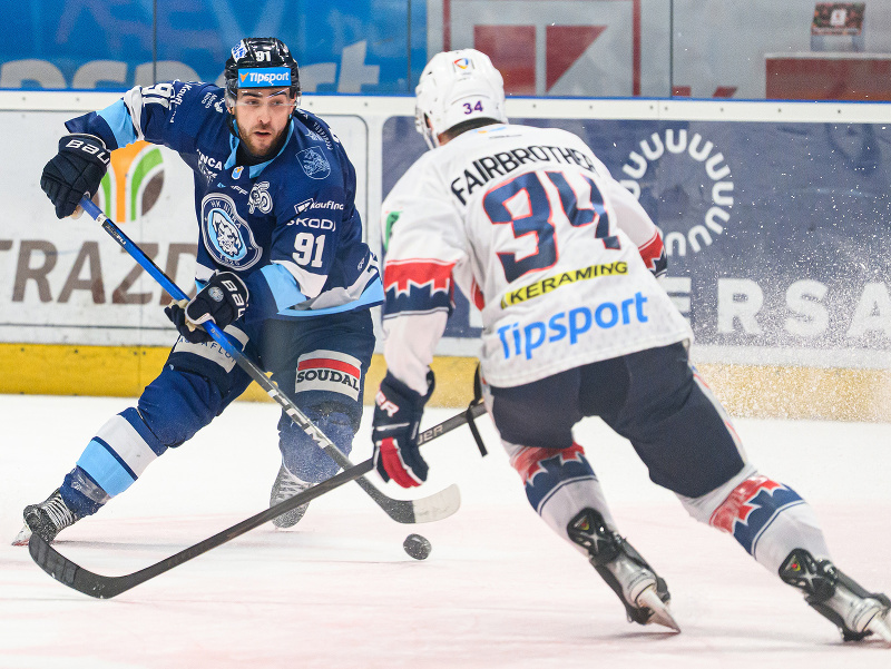 Zľava: Robby Jackson z HK Nitra a Gianni Duke Signorelli Fairbrother z HKM Zvolen
