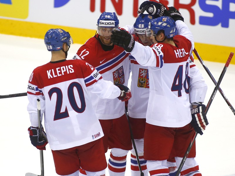 Českí hokejisti sa radujú z výhry nad USA