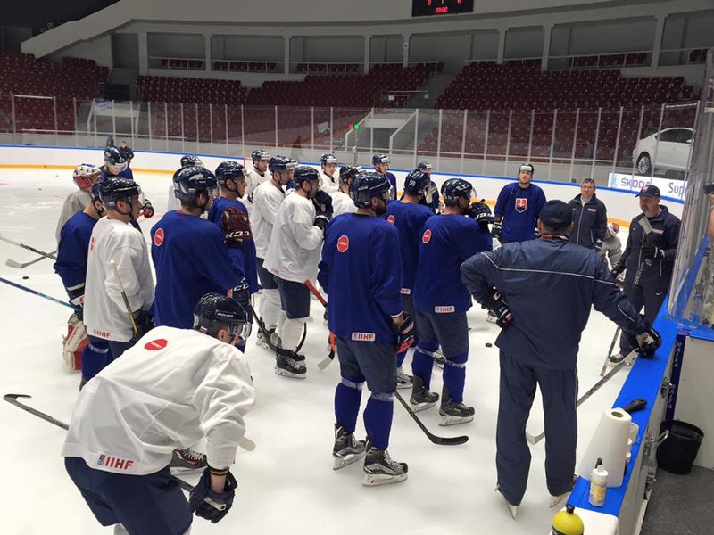 Slovenskí hokejisti na tréningu v Petrohrade