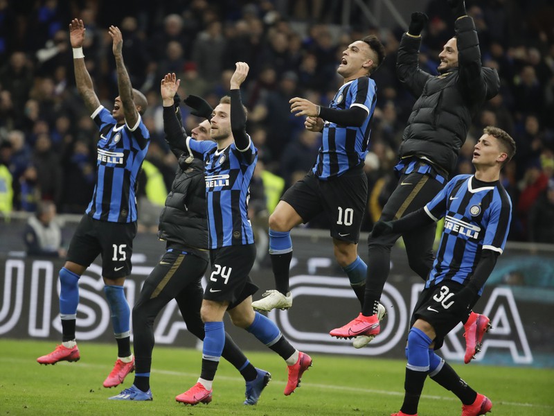 Radosť hráčvo Interu Milána po výhre