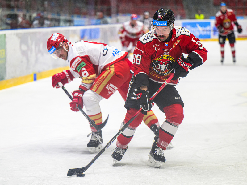 Carter Christopher Turnbull (Banská Bystrica) napravo