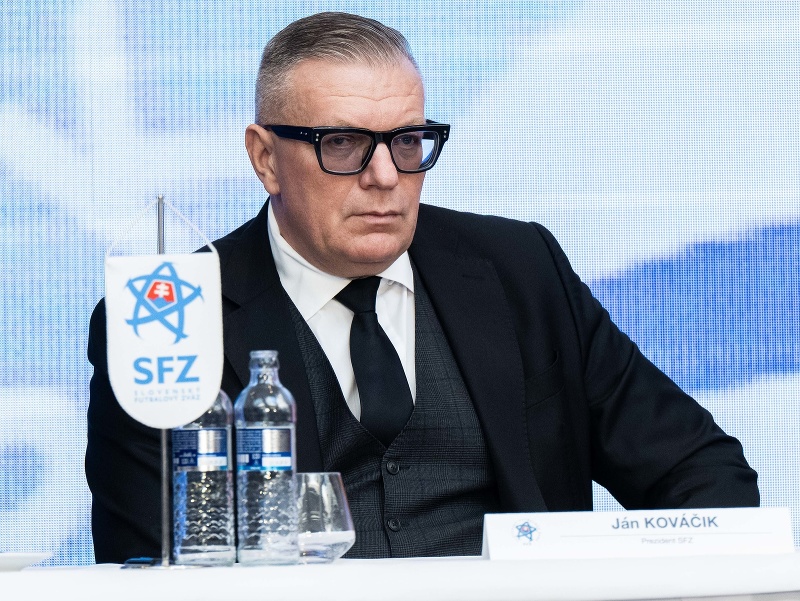 Na snímke staronový prezident Slovenského futbalového zväzu Ján Kováčik po jeho opätovnom zvolení počas volebnej konferencie SFZ