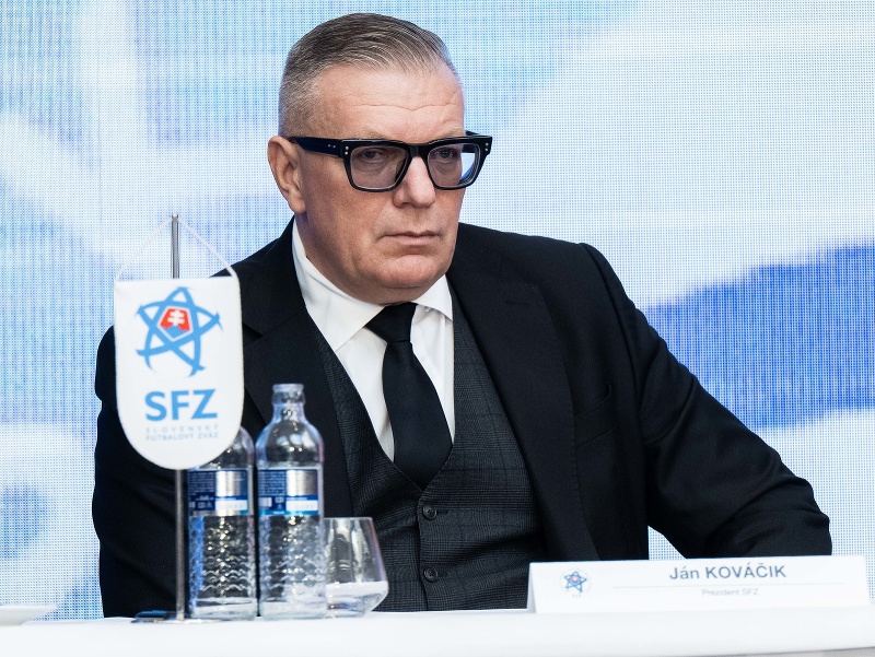 Na snímke staronový prezident Slovenského futbalového zväzu Ján Kováčik po jeho opätovnom zvolení počas volebnej konferencie SFZ