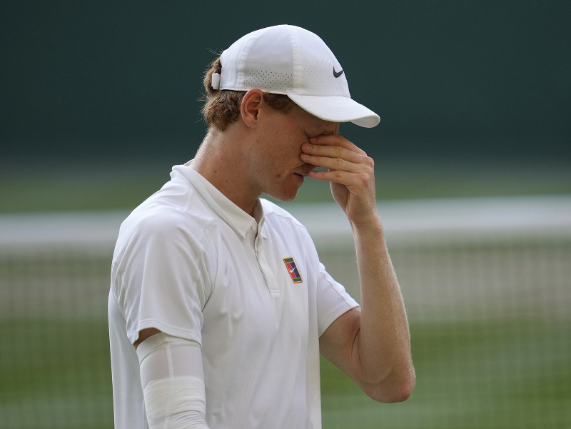 Taliansky tenista Jannik Sinner prvýkrát v kariére triumfoval na grandslamovom Wimbledone