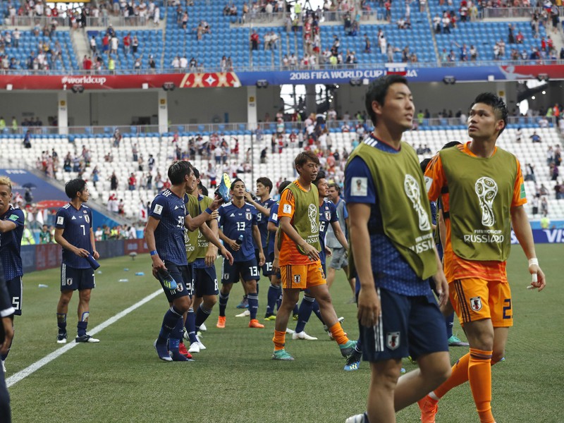 Japonskí futbalisti po zápase s Poľskom 