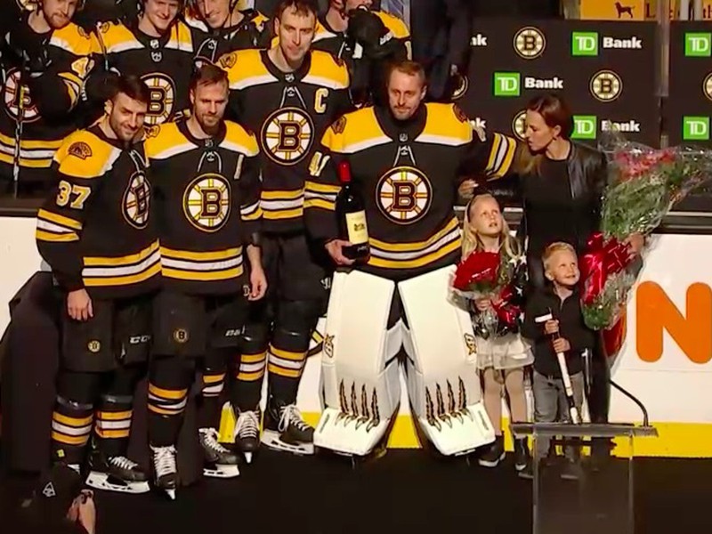 Boston si uctil 500 zápasov Jaroslava Haláka v NHL