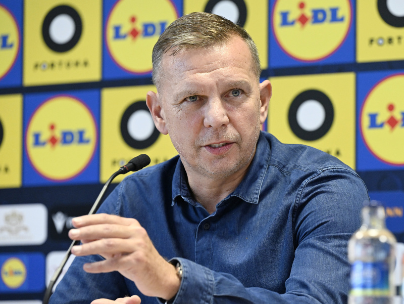 Na snímke tréner slovenskej futbalovej reprezentácie do 21 rokov Jaroslav Kentoš