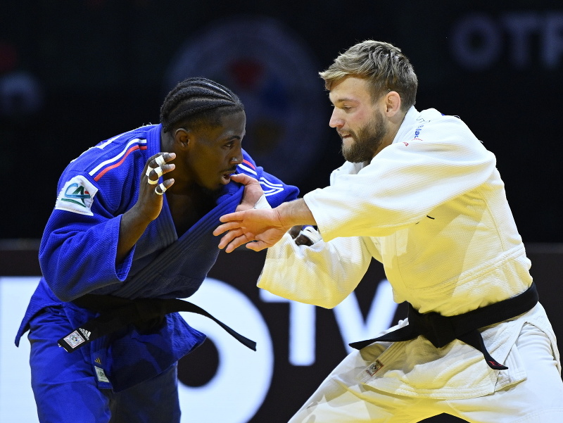 Joan-Benjamin Gaba (v modrom)