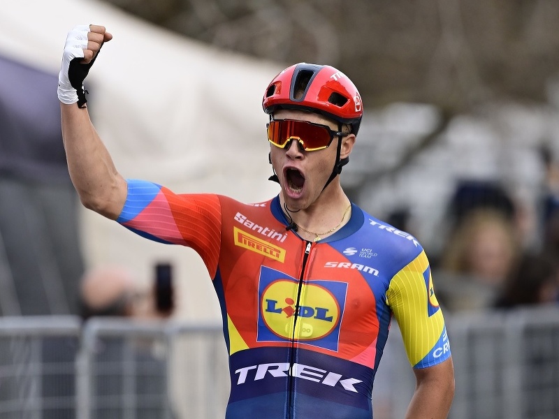 Jonathan Milan oslavuje triumf