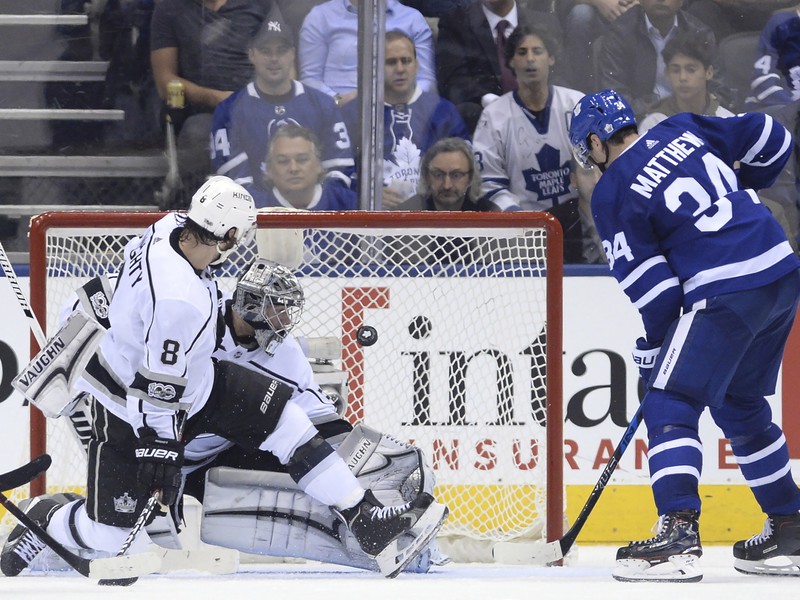 Jonathan Quick, Drew Doughty a Auston Matthews 