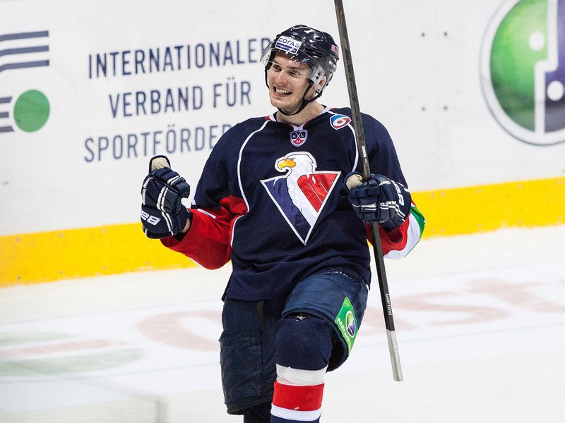 Juraj Mikúš a jeho gólová radosť ešte v KHL v drese Slovana