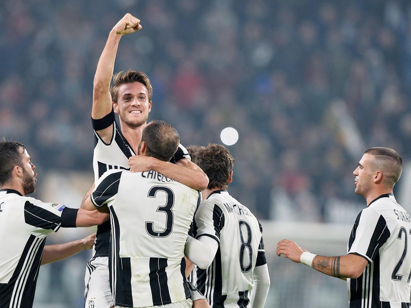 Daniele Rugani a jeho gólové oslavy so spoluhráčmi