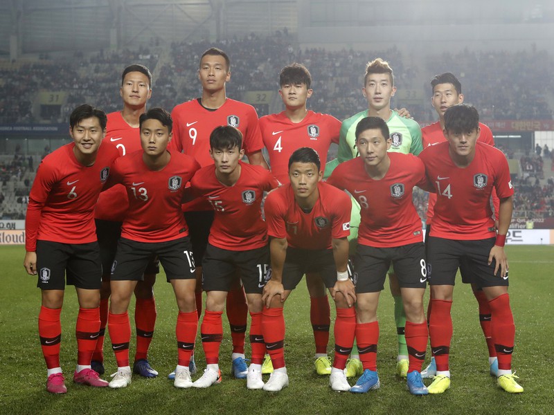 Hráči Južnej Kórey pred zápasom s KĽDR
