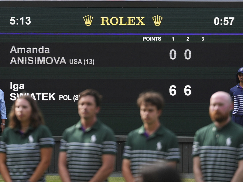 0:6, 0:6 - konečný výsledok finále dvojhry žien vo Wimbledone medzi Igou Swiatekovou a Amandou Anisimovovu