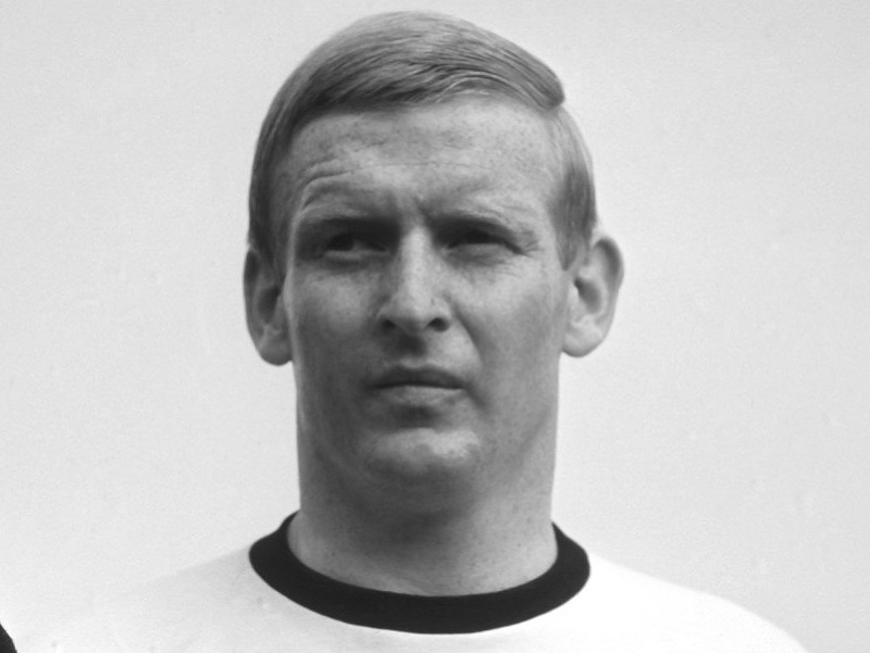 Bývalý nemecký futbalista Karl-Heinz Schnellinger
