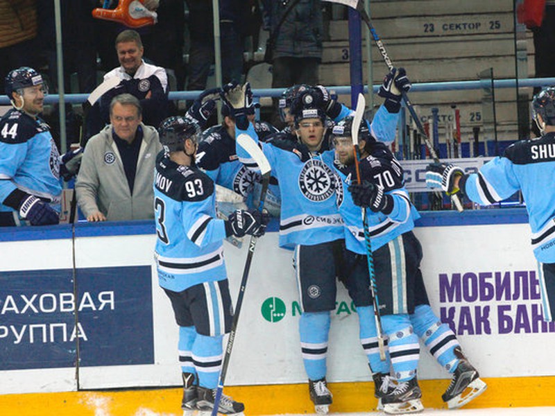Gólové oslavy hokejistov Sibiru