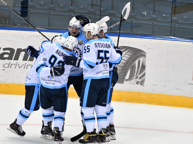 Gólové oslavy hokejistov Sibiru