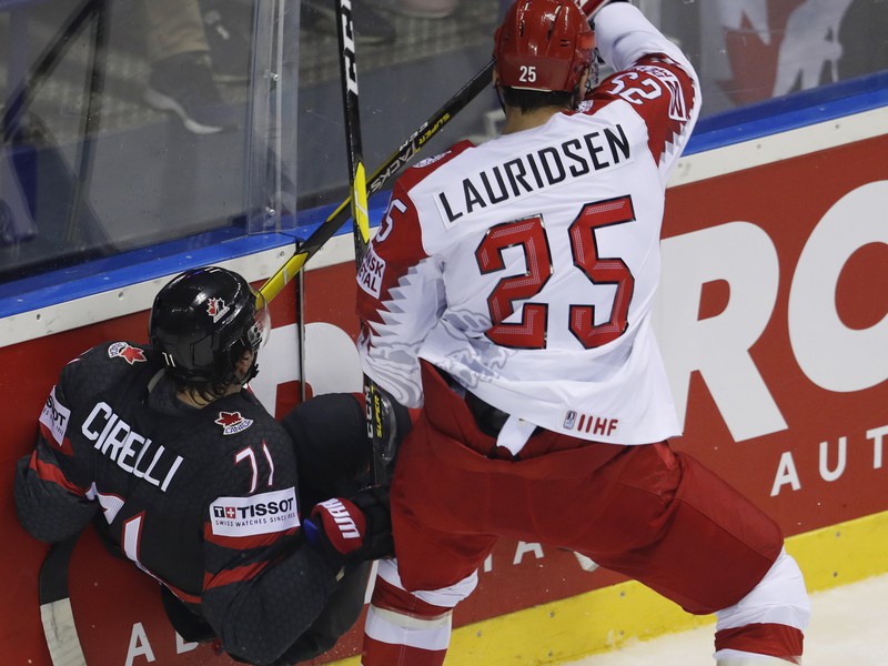 Oliver Lauridsen a Anthony Cirelli