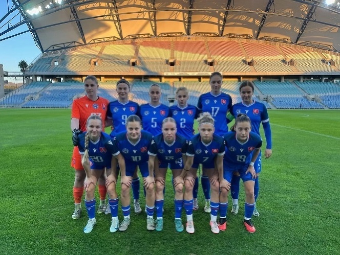 Základná zostava mladých Sloveniek pred zápasom turnaja 1. fázy kvalifikácie ME Ligy A s Portugalskom 