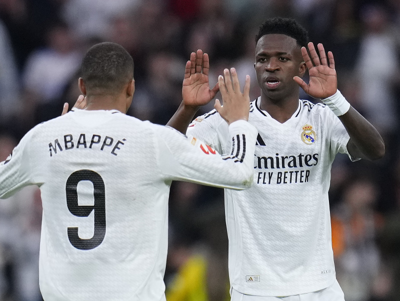 Kylian Mbappé a Vinícius Júnior